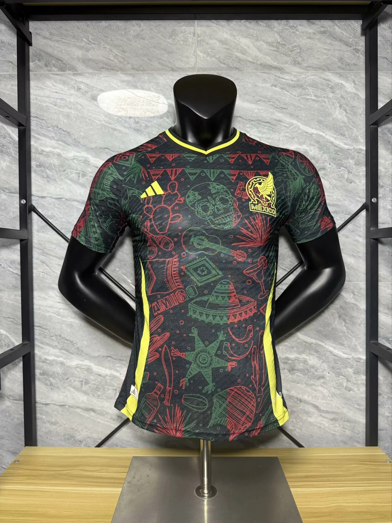 Mexique Noir & Rouge Version Joueur 2025/2026 - Vêtements de sport