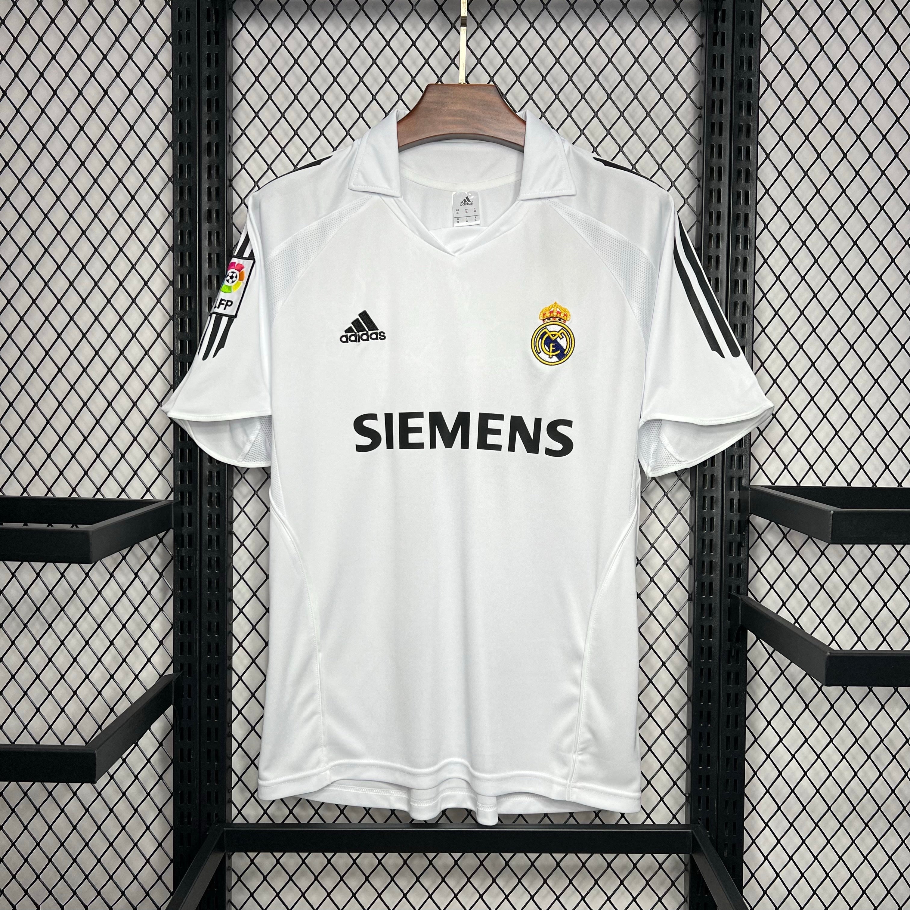 Real Madrid Domicile Retro 2005/2006 - Domicile / S - Vêtements de sport