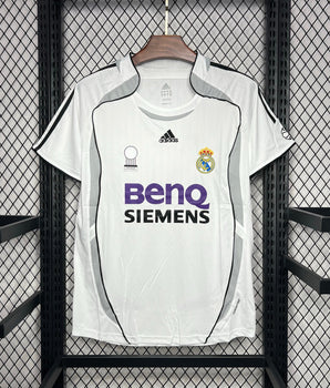 Real Madrid Domicile Retro 2006/2007 - Domicile / S - Vêtements de sport