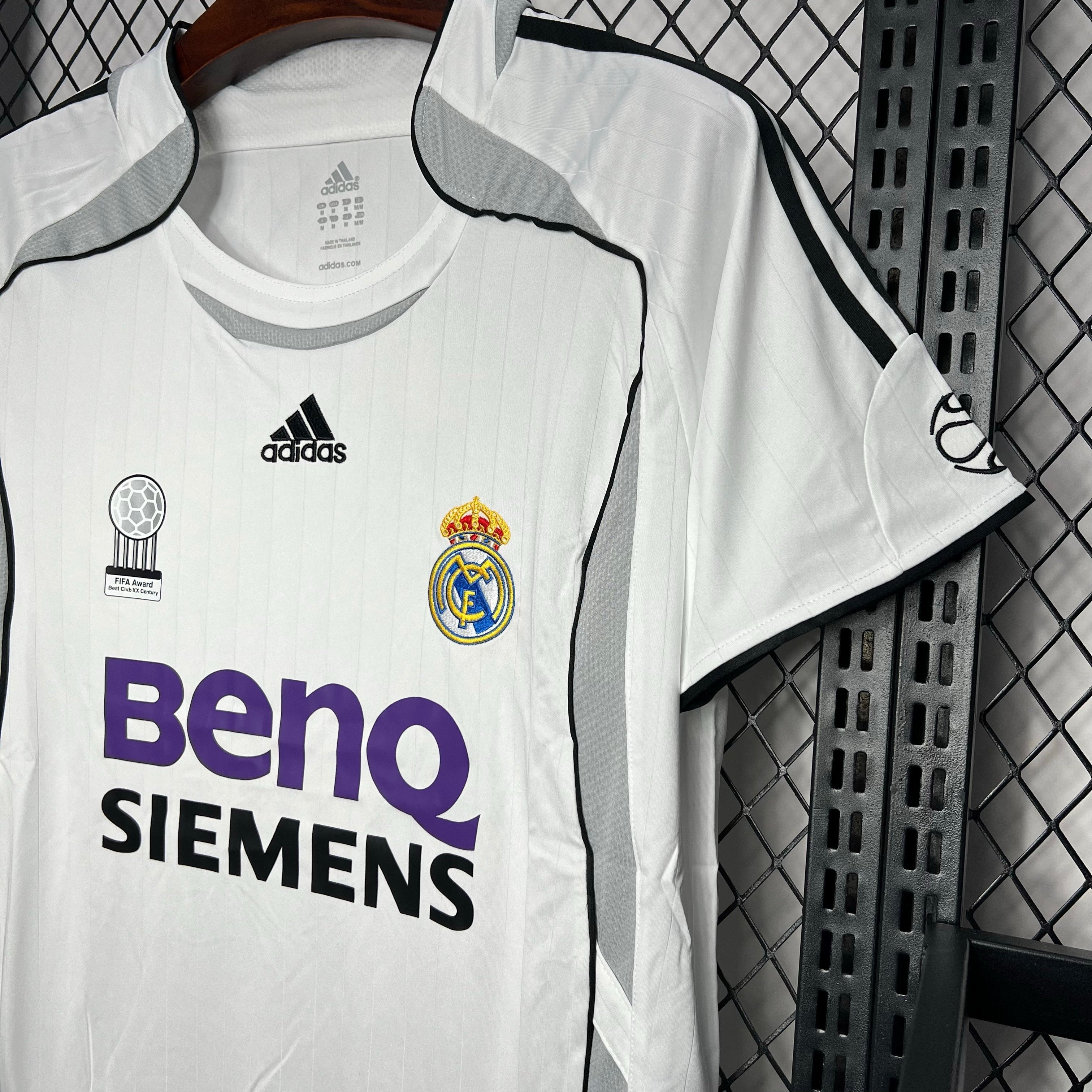 Real Madrid Domicile Retro 2006/2007 - Vêtements de sport