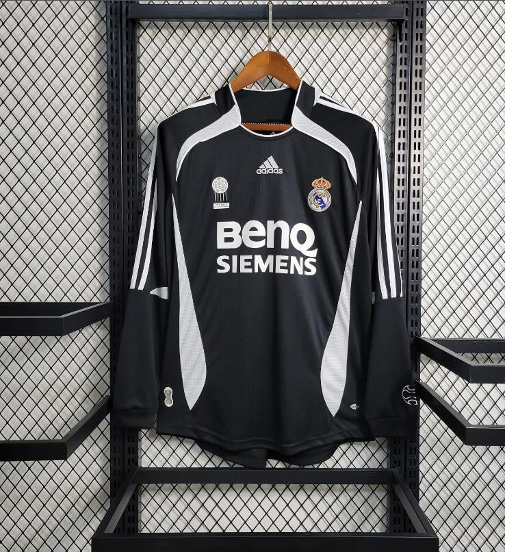 Real Madrid Extérieur Retro 2006/2007 - Version Joueur manches longues ( + 7€) / S - Vêtements de sport