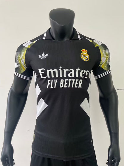 Real Madrid Noir et Doré Version Joueur 2025/2026 - Vêtements de sport
