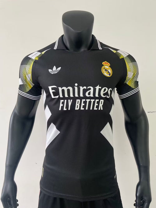 Real Madrid Noir et Doré Version Joueur 2025/2026 - Vêtements de sport