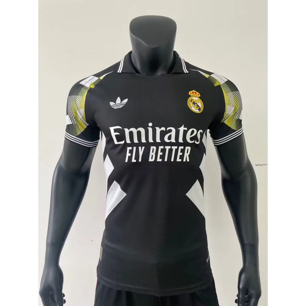 Real Madrid Noir et Doré Version Joueur 2025/2026 - Vêtements de sport