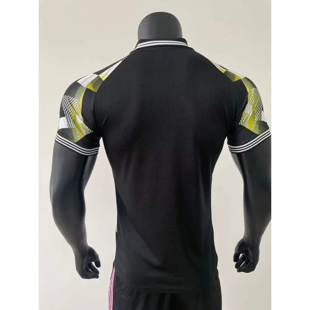 Real Madrid Noir et Doré Version Joueur 2025/2026 - Vêtements de sport