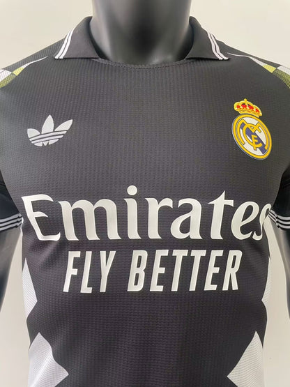 Real Madrid Noir et Doré Version Joueur 2025/2026 - Vêtements de sport