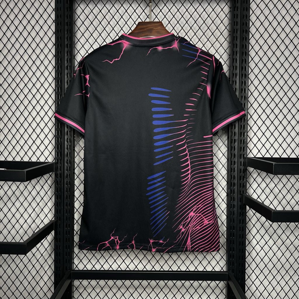 Real Madrid Noir & Rose Panther 2024/2025 - Vêtements de sport