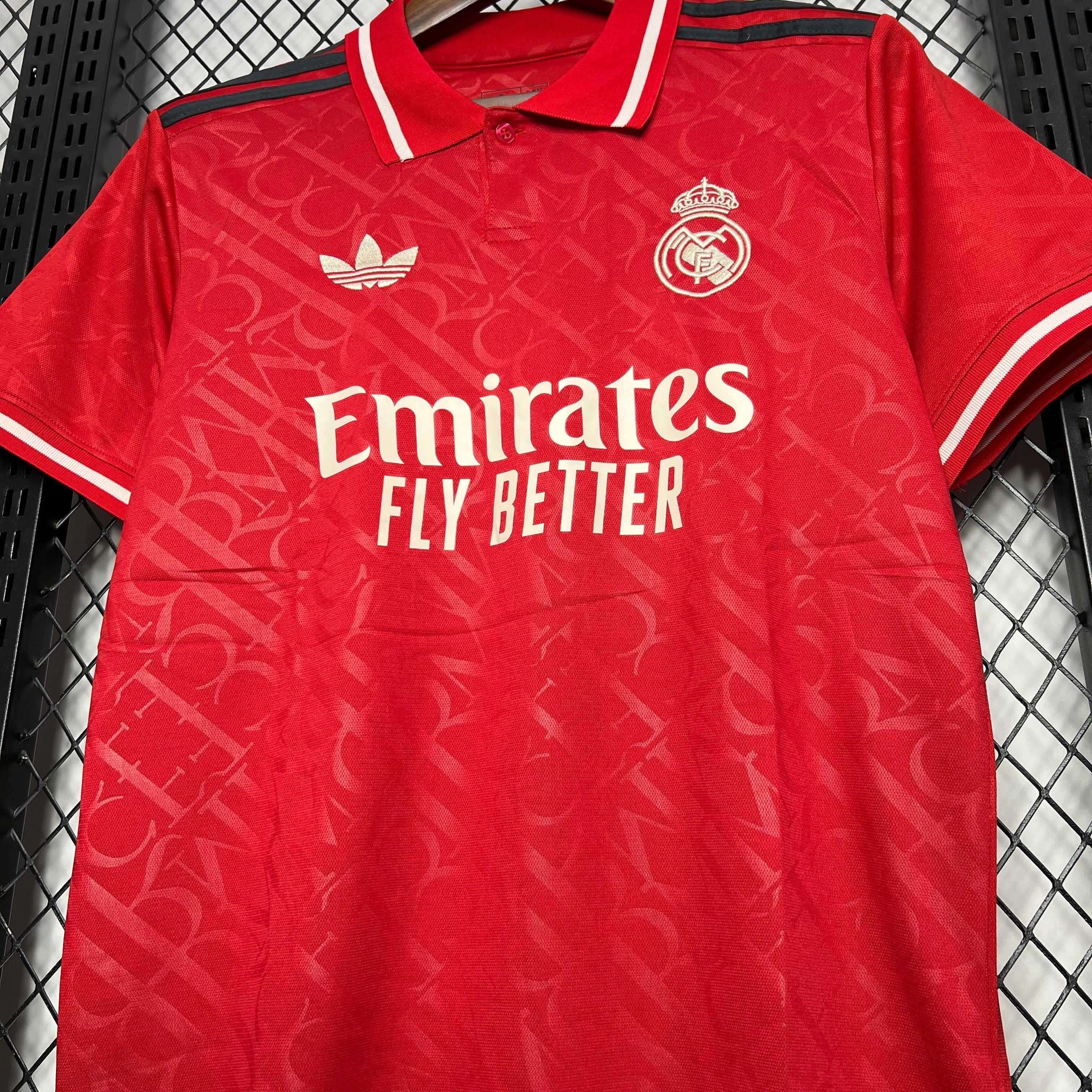 Real Madrid Red Edition 2024/2025 - Vêtements de sport