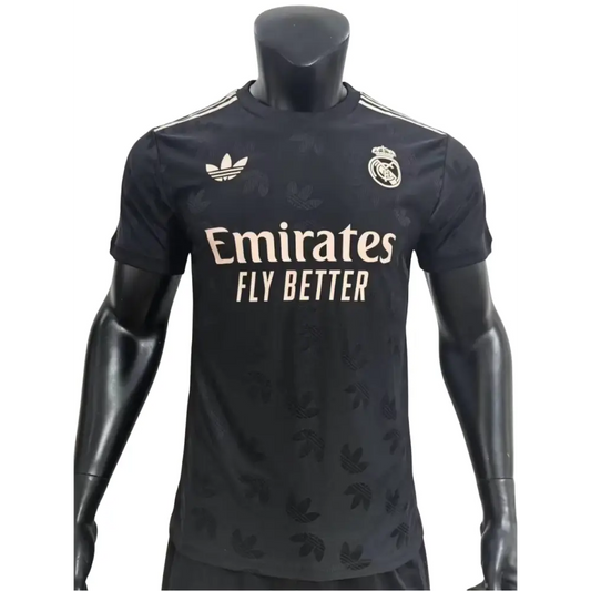 Real Madrid Retro Classique 2025/2026 - Version Joueur ( + 5€) / S - Vêtements de sport