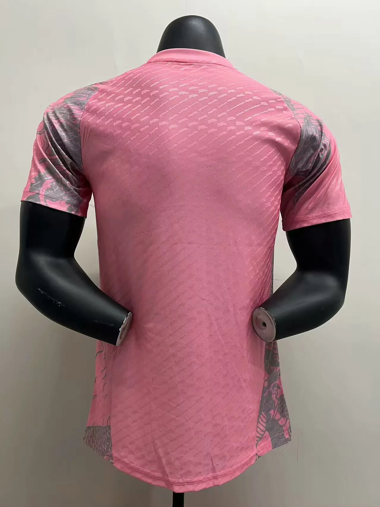 Real Madrid Rose Dragon Version Joueur 2025/2026 - Vêtements de sport