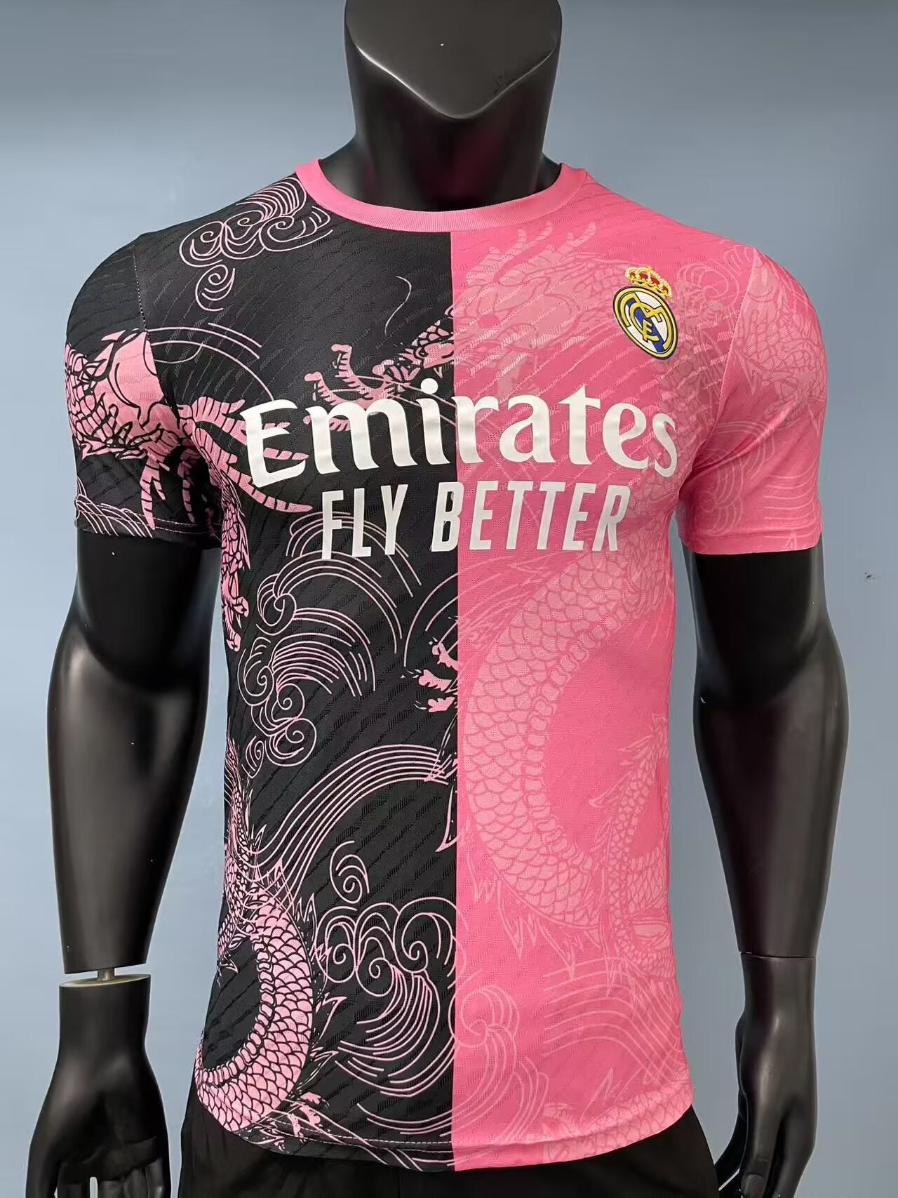 Real Madrid Rose/Noir Dragon Version Joueur 2025/2026 - Vêtements de sport