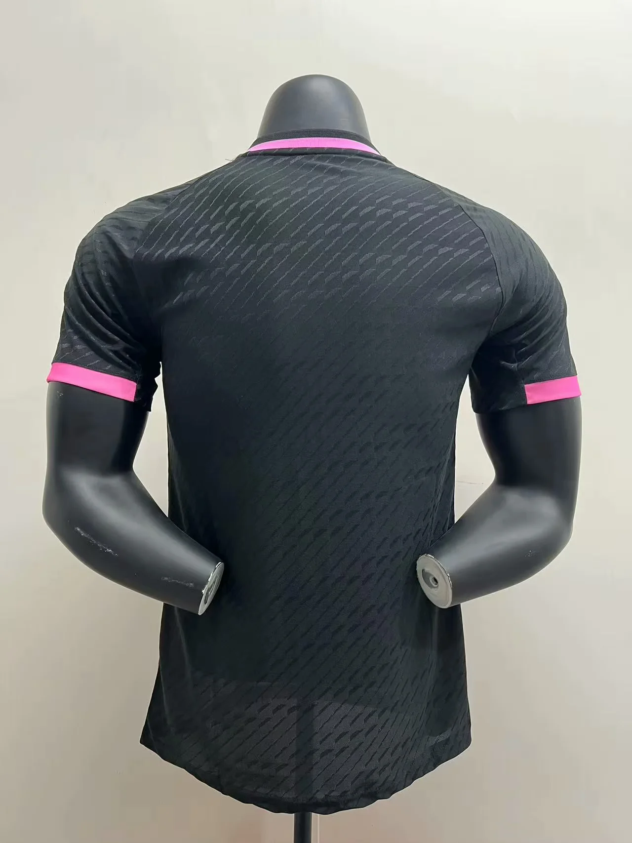 Real Madrid Serpent Rose Version Joueur 2025/2026 - Vêtements de sport