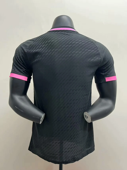 Real Madrid Serpent Rose Version Joueur 2025/2026 - Vêtements de sport