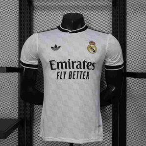Real Madrid Version Joueur Spécial Extérieur 2025/2026 - Vêtements de sport