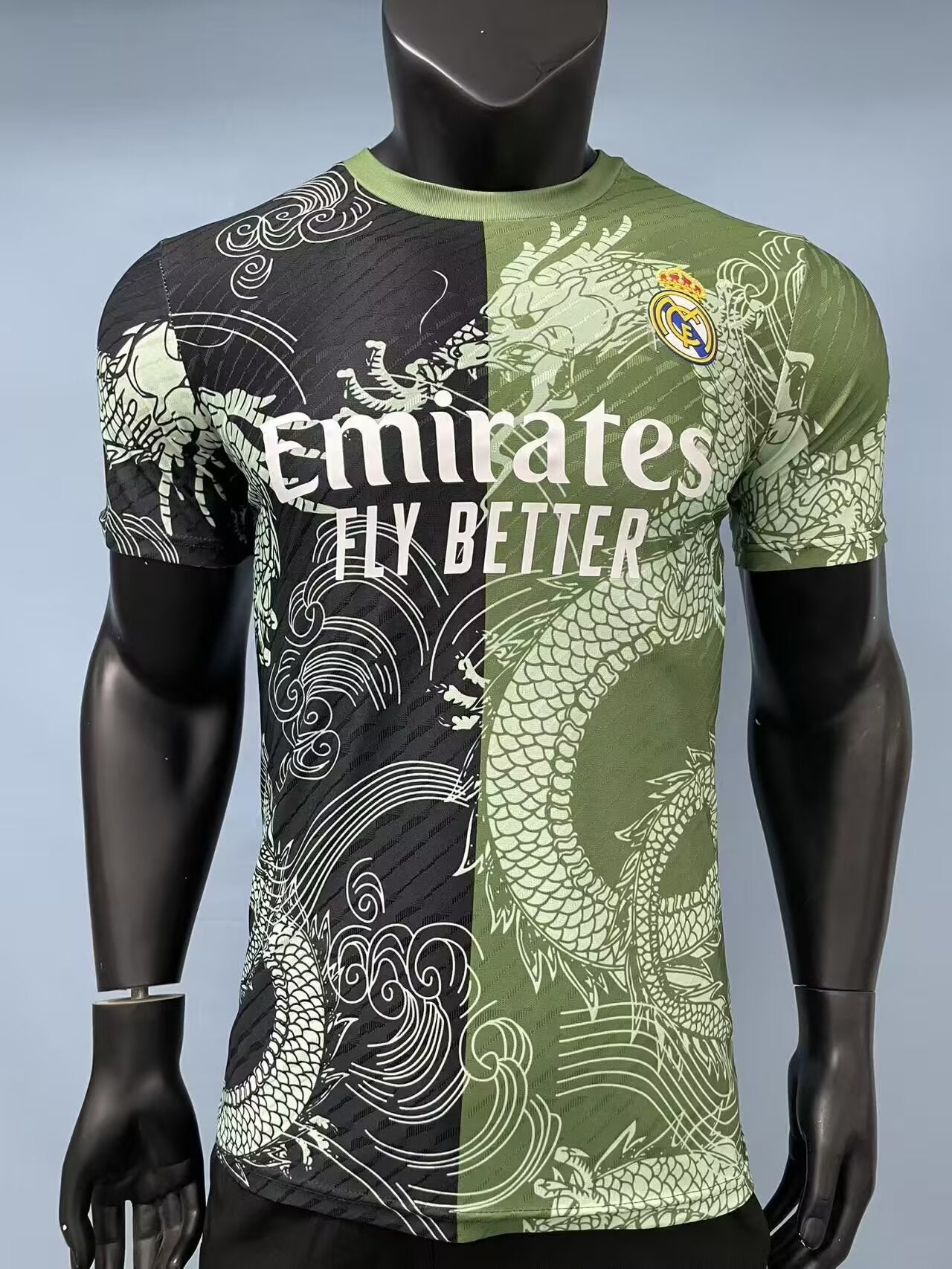 Real Madrid Vert/Noir Dragon Version Joueur 2025/2026 - Vêtements de sport