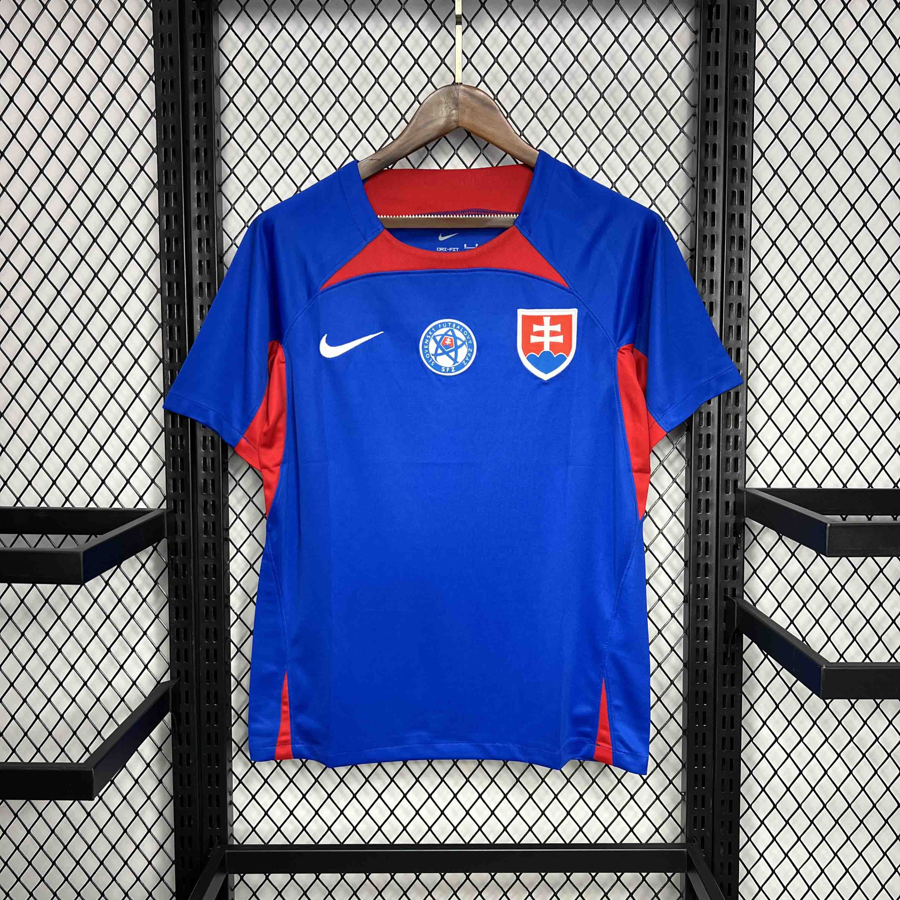 Slovaquie Extérieur Euro2024 - Extérieur / S - Vêtements de sport