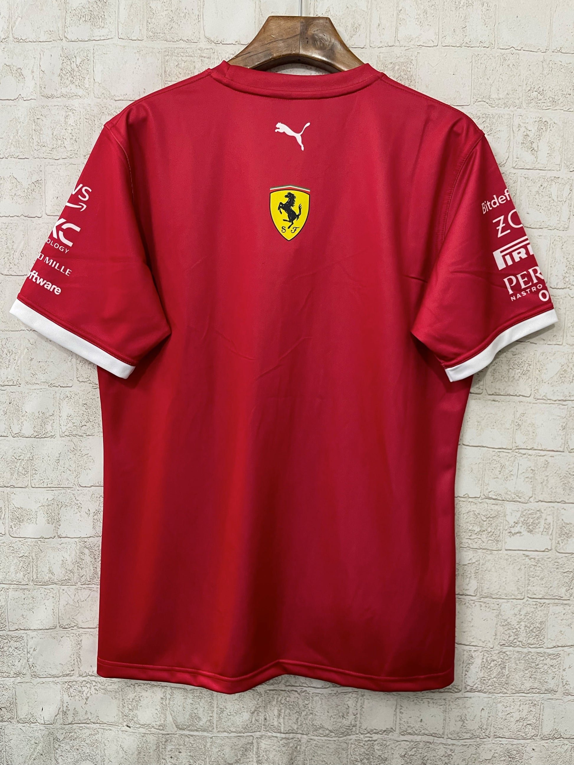 T shirt ferrari F1 rouge - Vêtements de sport